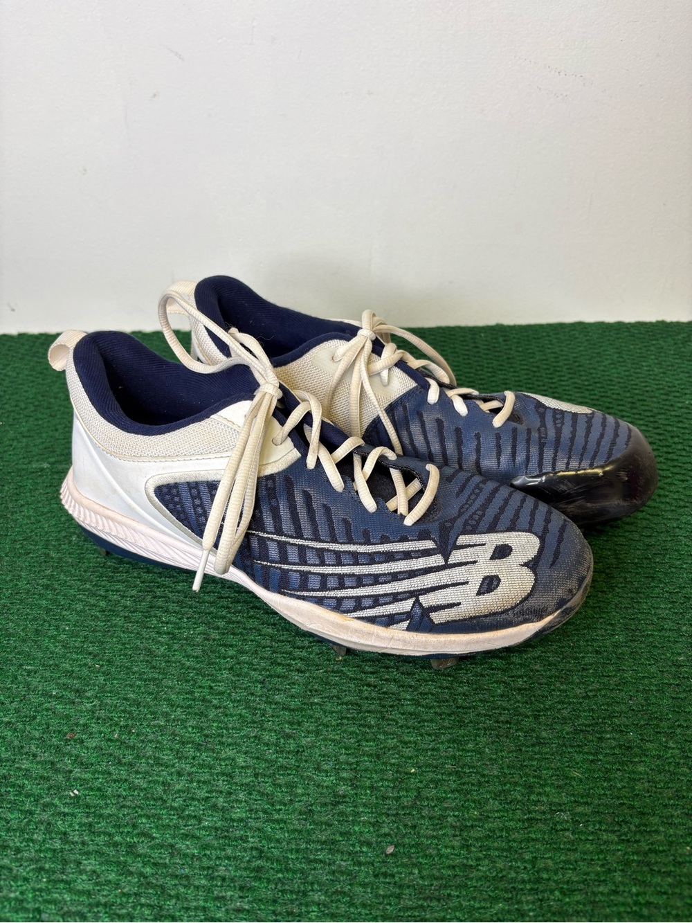New Balance Men’s Navy and White Athletic Cleats